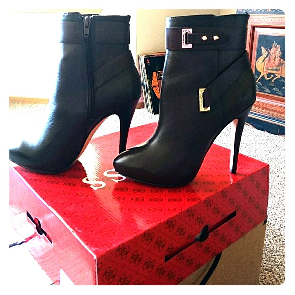 Guess booties dark brown size 9M